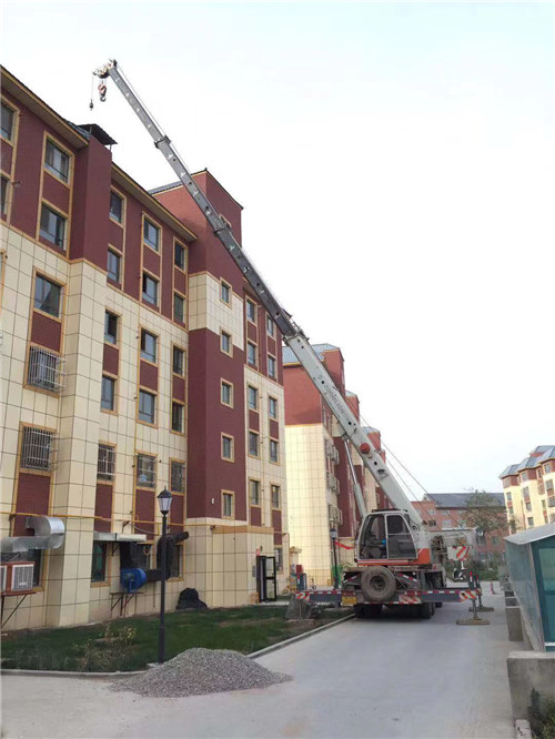 白碱滩区跨街广告牌的高空安装注意事项